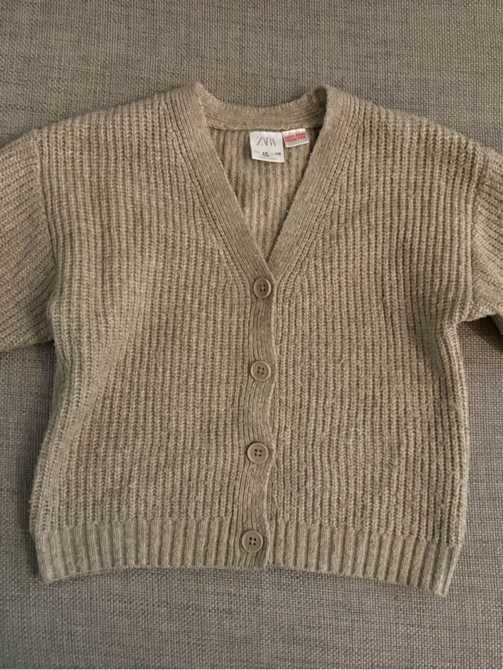 Zara cardigan for kids 4-5 years old.